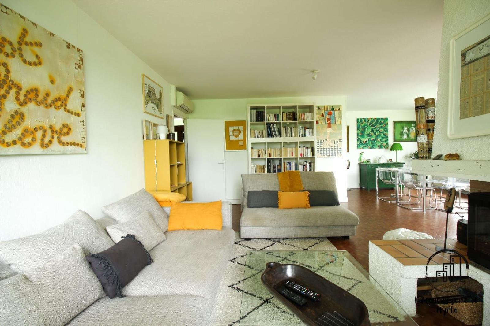 Villa Green Oak Windows & Wood *