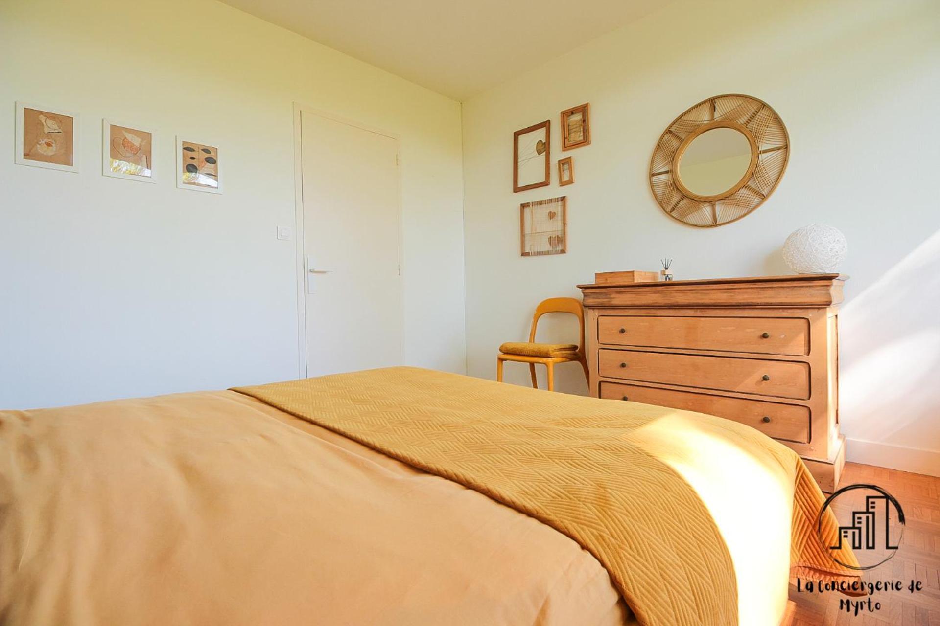 Green Oak Windows & Wood Villa *