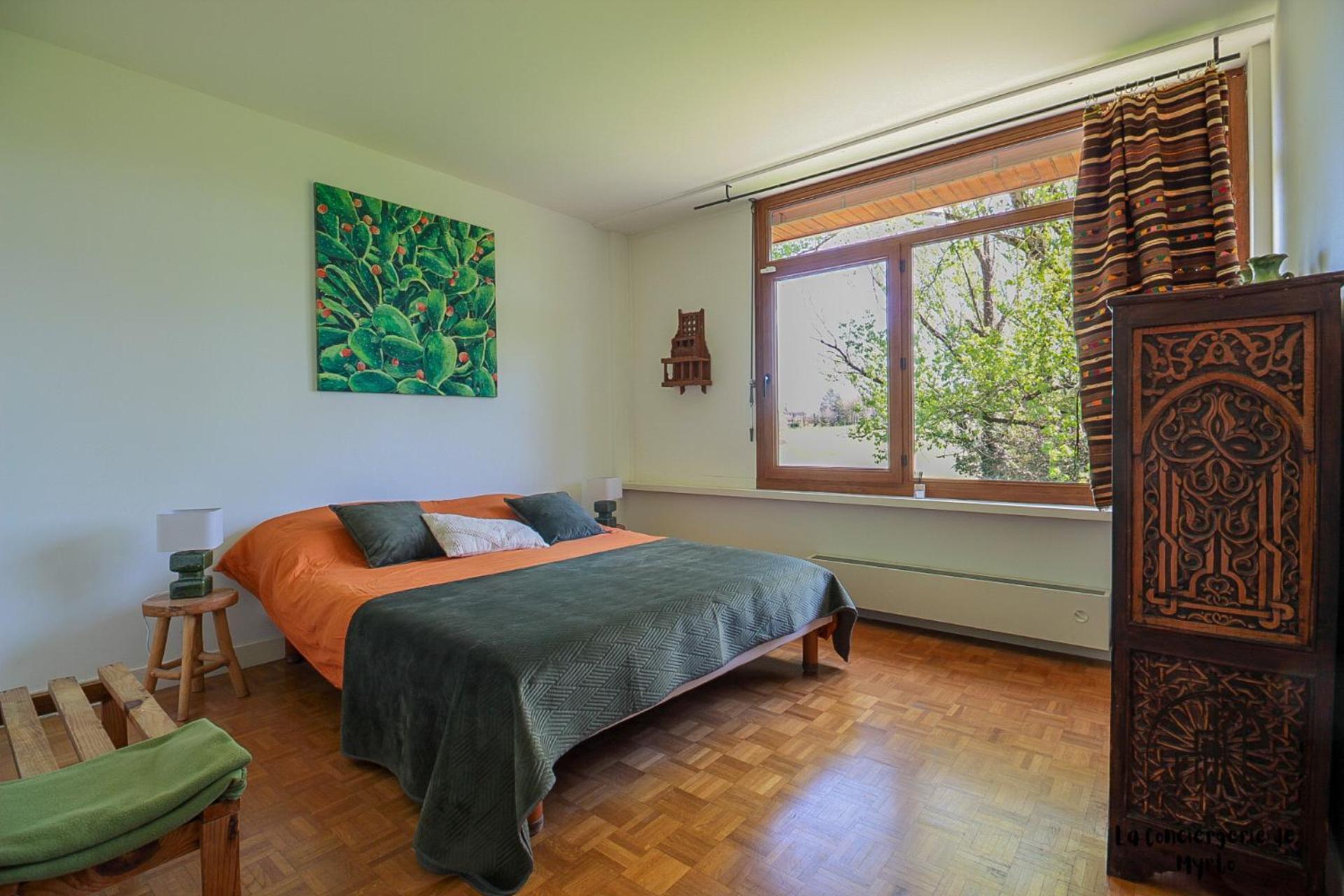 Villa Green Oak Windows & Wood