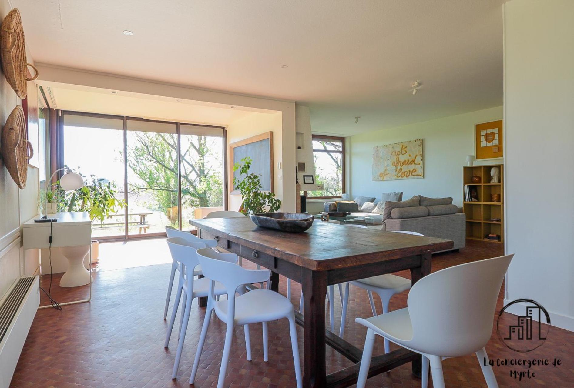 Green Oak Windows & Wood Villa *