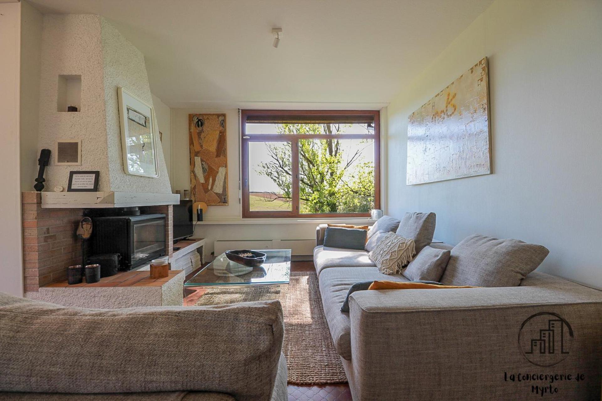 Green Oak Windows & Wood Villa *
