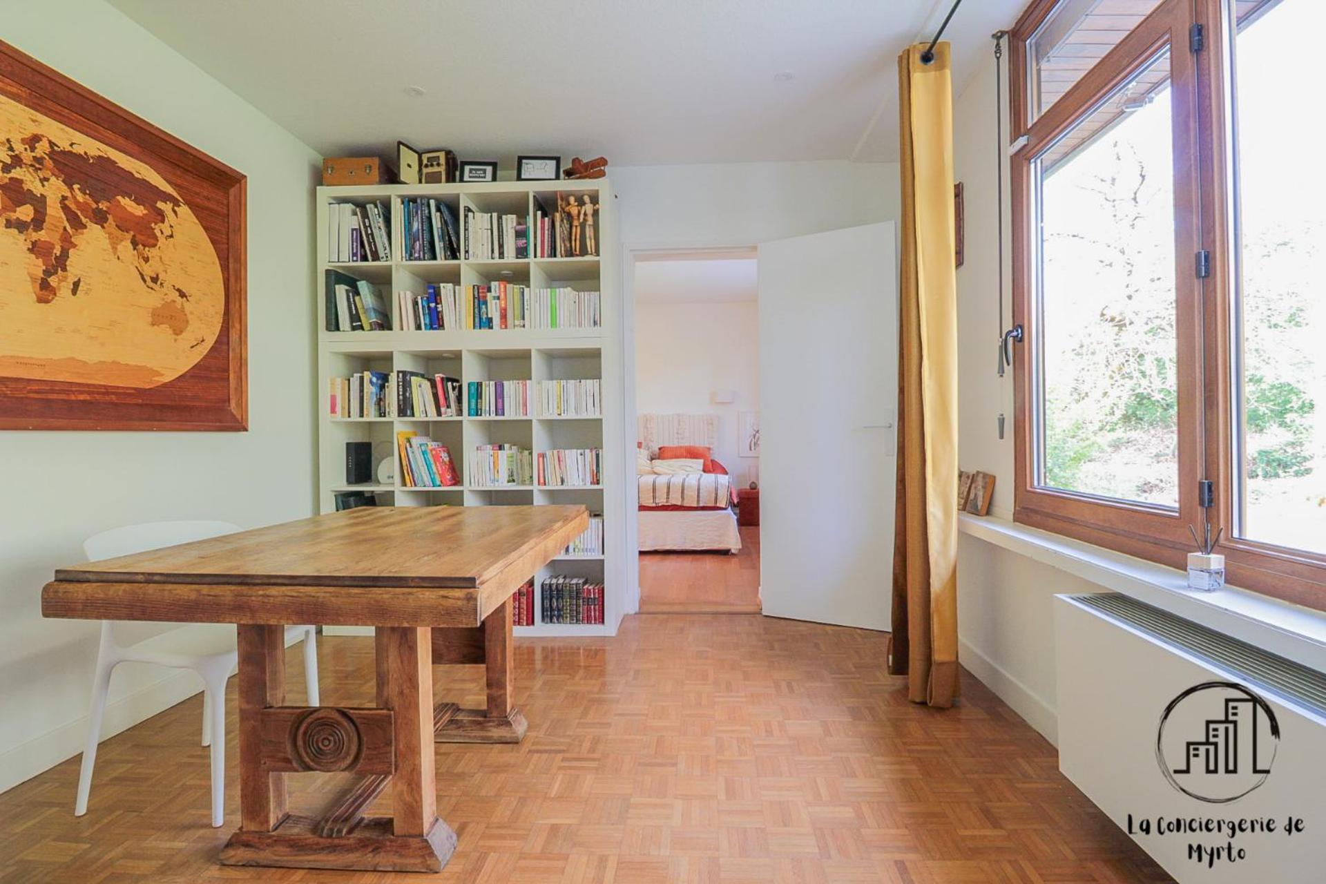 Villa Green Oak Windows & Wood